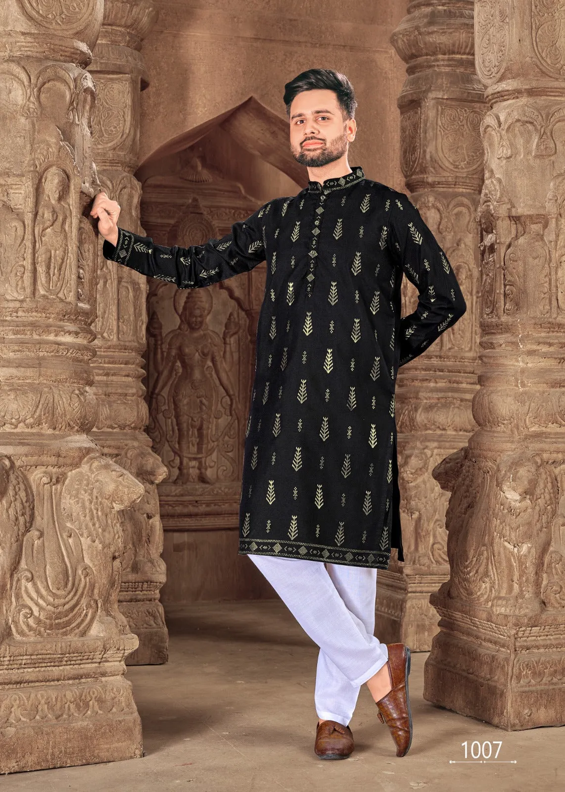 Men's Black Cotton Kurta with Foil Print and Pajama 